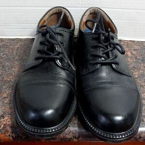 Dockers Wing Tip Shoes...Size 7.5...Worn Once..